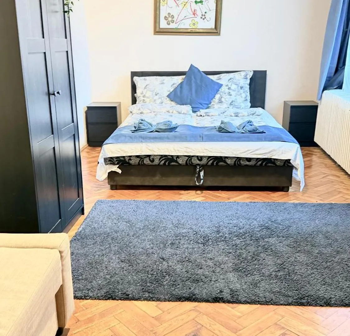 Central Walk Fashionstreet Apartmnts Budapest Apartamento